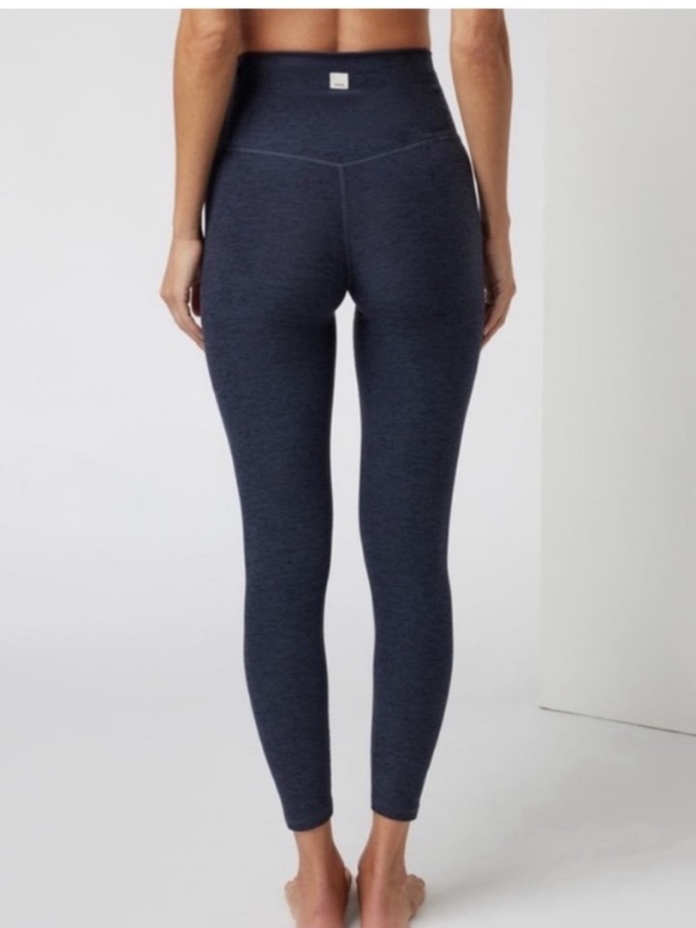 VUORI Studio Pocket Legging in Midnight Heather